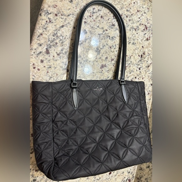 Black Kate Spade Nylon/Polyester Jae Quilted tote Zip closure - Picture 2 of 9